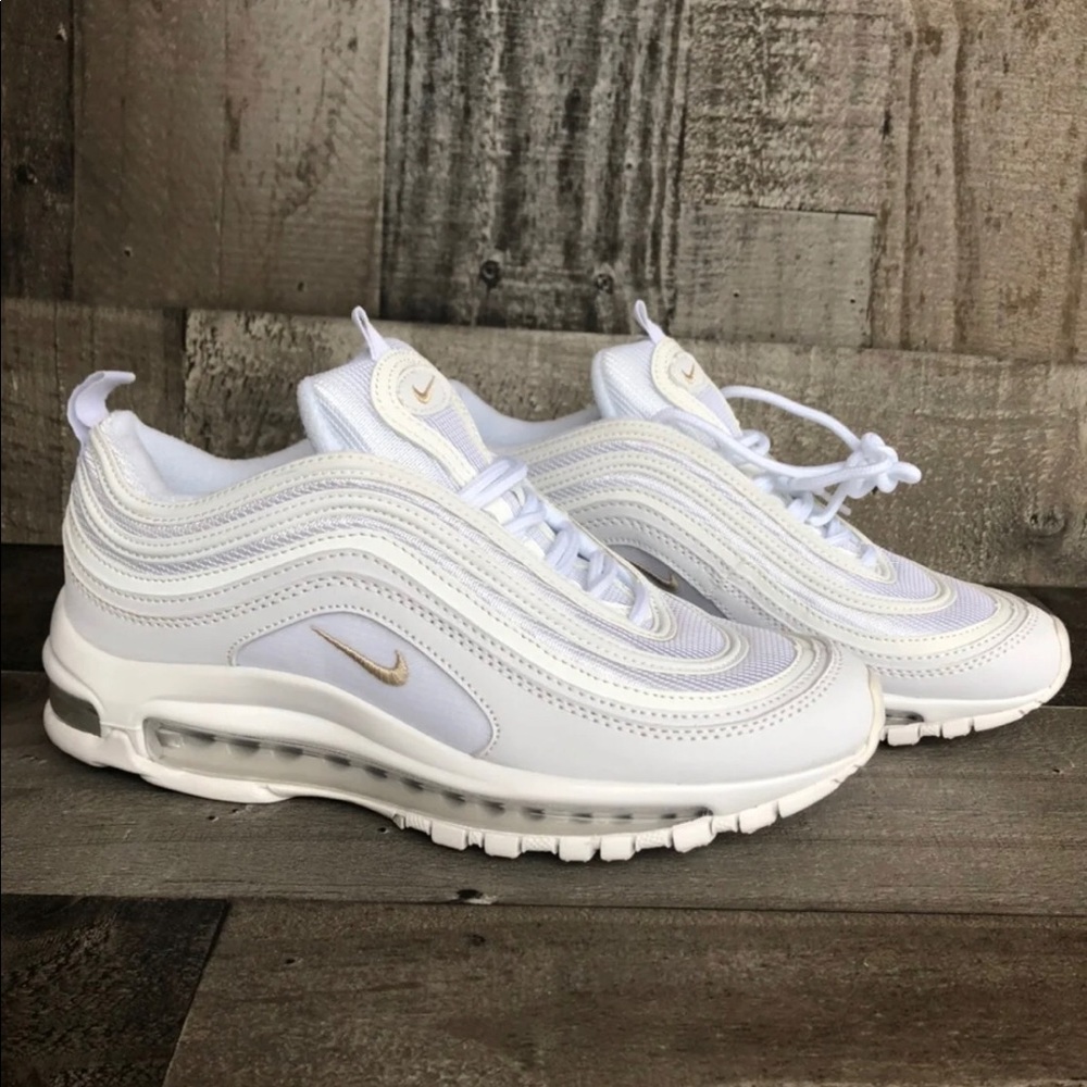 Nike Air Max 97’ triple white womens 8us 🖤